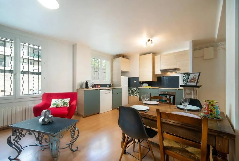 Appartement 2 Chambres Au Coeur De Marseille 0*,